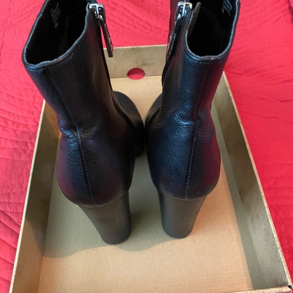 Black leather 4 inch heel Boots. - Picture 4 of 5